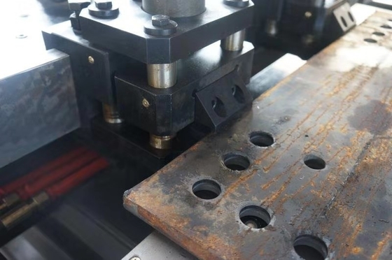 1200KN Servo Feed Força de perfuração máquina de perfuração de buracos de placa Cnc com 26mm Max diâmetro de perfuração