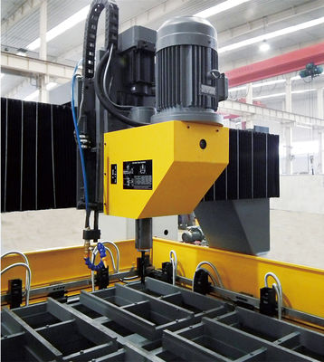 Máquina de Perfuração CNC com Alimentação por Servo Motor 1500x8000mm Tamanho Máximo da Peça para Diversos Tamanhos e Espessuras de Chapas
