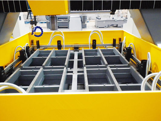 Máquina de Perfuração CNC com Alimentação por Servo Motor 1500x8000mm Tamanho Máximo da Peça para Diversos Tamanhos e Espessuras de Chapas