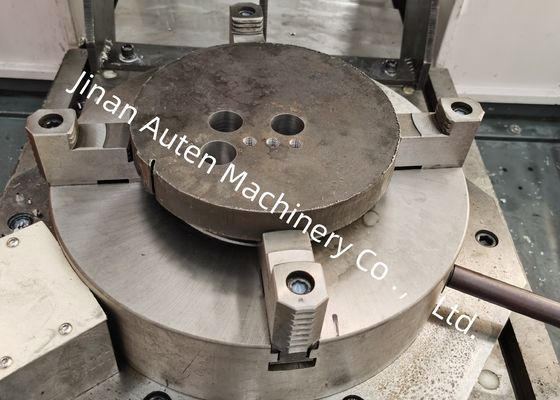 Máquina de perfuração e fresagem de chapas CNC de 600 x 600 mm com sistema de controlo digital e sistema eléctrico