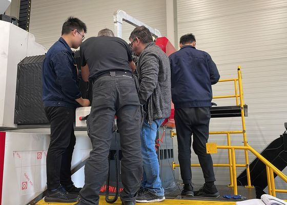 Máquina de perfuração e fresagem de chapas CNC de alta velocidade para processamento de alta eficiência
