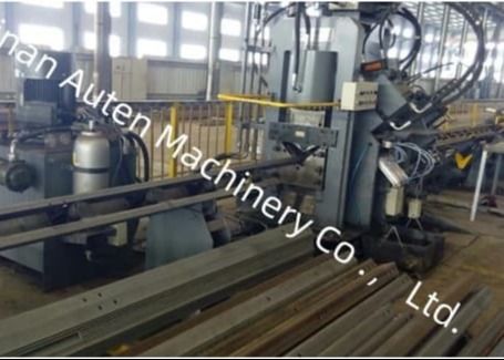 Máquina de moagem de ferramentas CNC personalizável