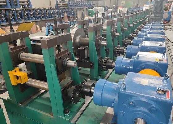 235Mpa Resistência ao rendimento do material Máquina automática de perfuramento de suportes solares ≤ 250mm Largura da tira