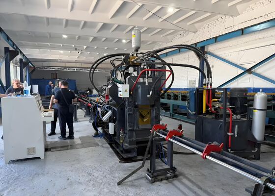 Processamento de aço de ângulo galvanizado linha de ângulo CNC JNC1616 componentes da torre de energia eólica