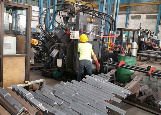 32x7x3m Máquina de corte por punção de ângulo CNC Linha 1000/1200KN Força de marcação