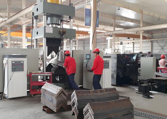 Máquina de curvatura por CNC de aquecimento de 3 eixos para placa angular com comando hidráulico