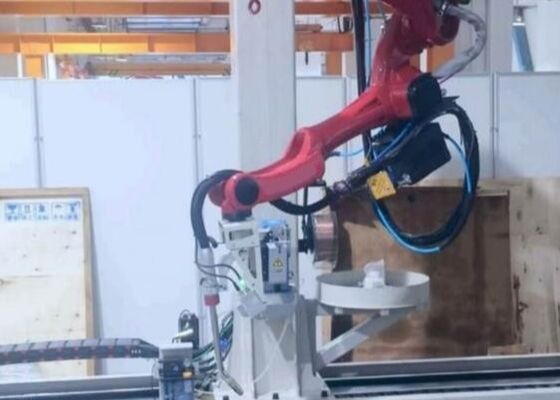 ± 0,07 mm Repetitividade Máquina de Soldar de Robô de Carril Invertido 180000 Lux Resistência à Luz