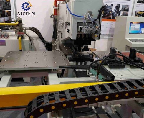 Máquina Eficiente de Furação, Marcação e Puncionamento de Chapas CNC com Integração CAD/CAM