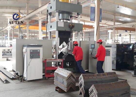 Máquina CNC HQ250-700 para Dobra e Aquecimento de Aço Angular para Chapas Metálicas Planas