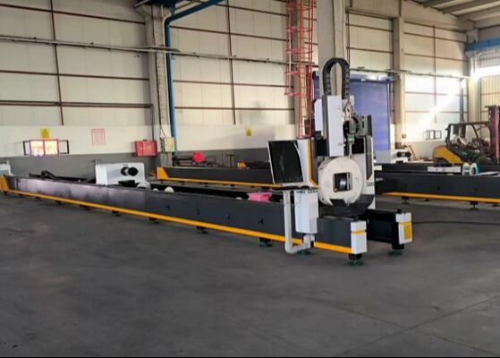 itinerário da linha central da máquina de corte 300mm X do tubo do laser do CNC da fonte de alimentação 380V/50Hz