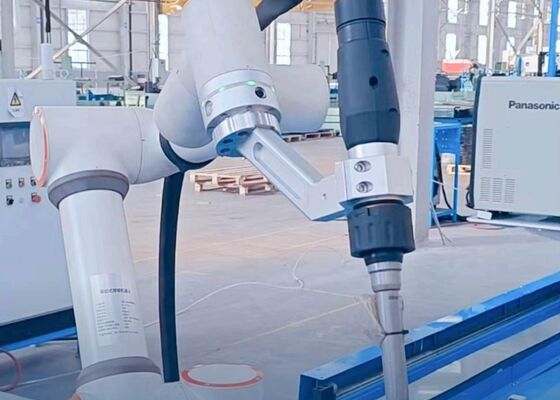 Robôs de Soldagem Colaborativos de Interação Inteligente Projetados para Colaboração Humano-Robô